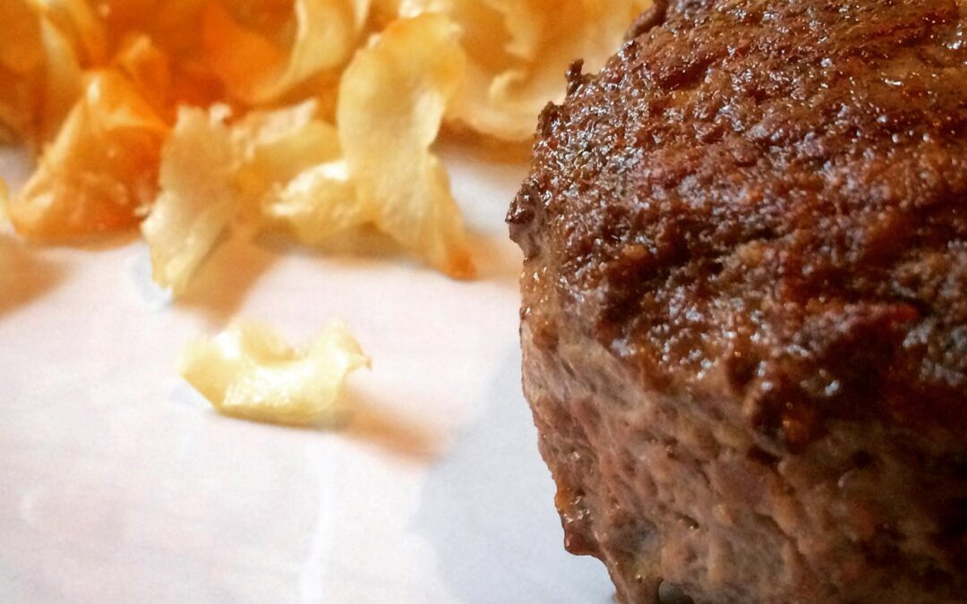 Wildfrikadelle mit Topinamburchips