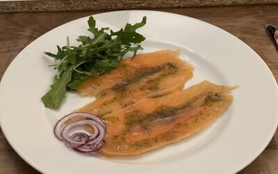 Graved Lachs mit Honig-Dill-Senfsoße