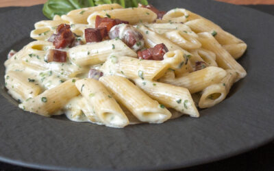Pasta quattro formaggi a cacciatore